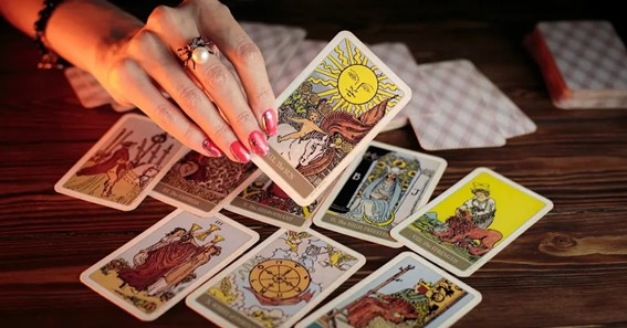 What to Look For in an Online Tarot Card Reader