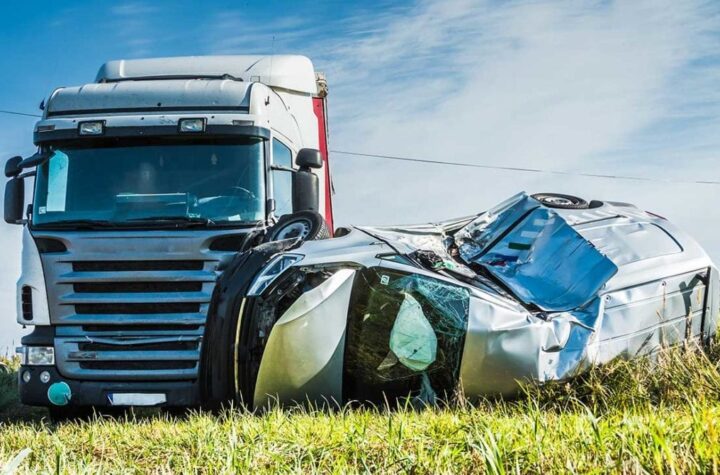 4 Key Qualities To Look For in a Truck Accident Lawyer